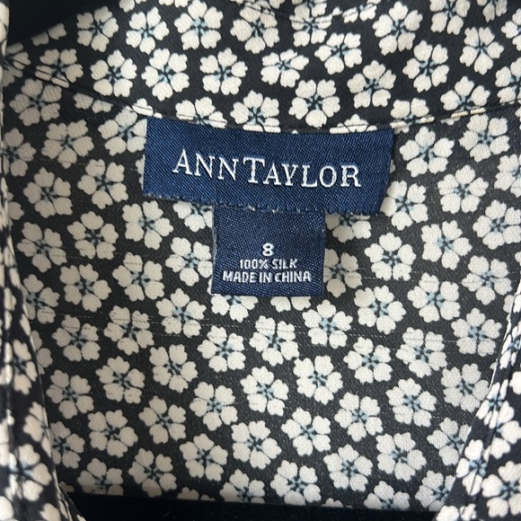 Ann Taylor 100% Silk Blouse - Size 8 - Picture 2 of 5